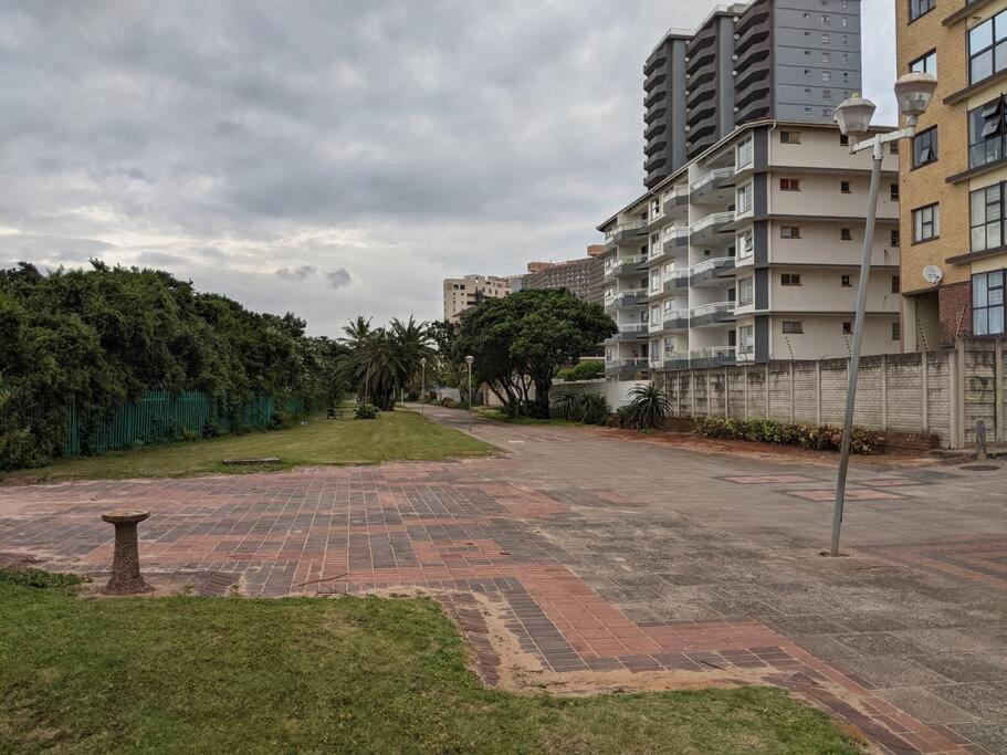 Capri24 - Modern Apartment Overlooking The Sea Amanzimtoti Exterior photo